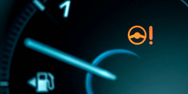 Awaria lub uszkodzona pompa wspomagania